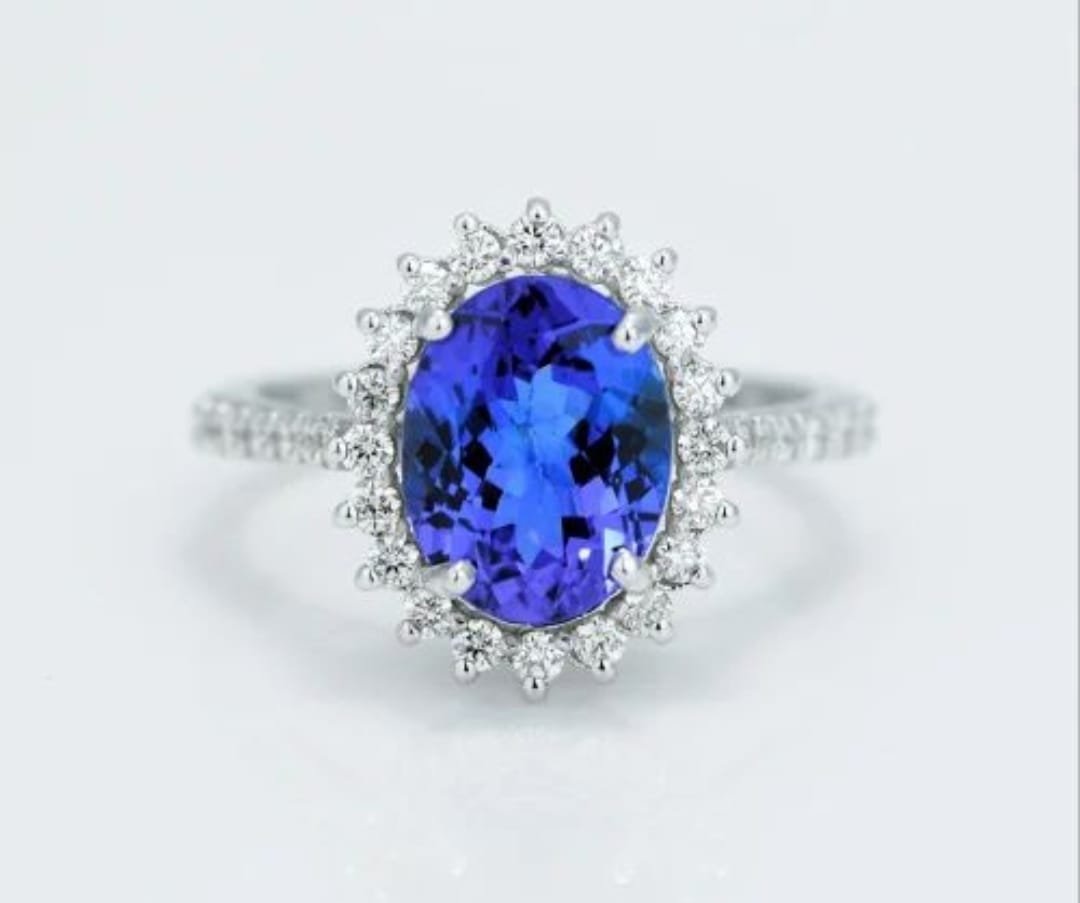 14k White Gold 2.88 Carat Tanzanite Ring