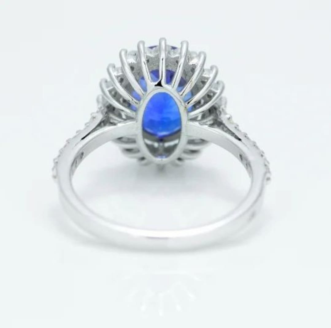 14k White Gold 2.88 Carat Tanzanite Ring