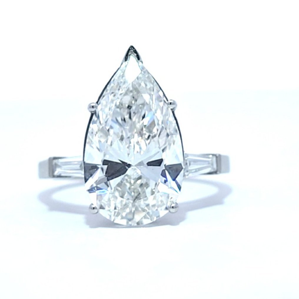 Ring Platinum - 5.34ct. tw. Diamond (Lab-grown) - Diamond - E, VS1 ,