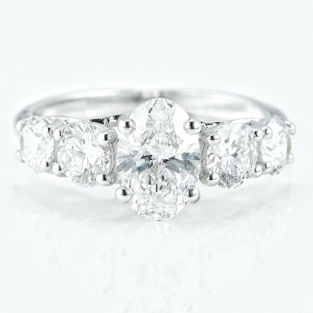 Ring - 14 kt. White gold - 2.78ct. tw. Diamond (Lab-grown) - Diamond - Five stone ring
