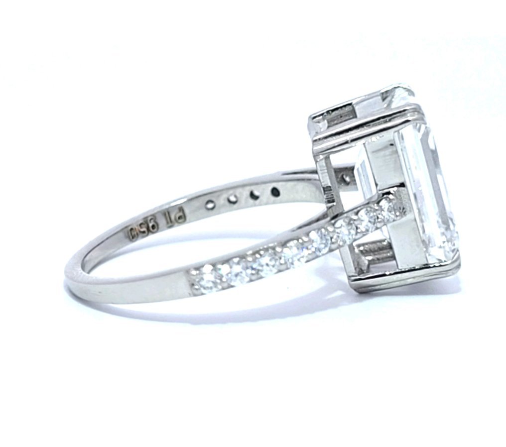 Ring Platinum - 5.44ct. tw. Diamond (Lab-grown) - Diamond - E , VS1