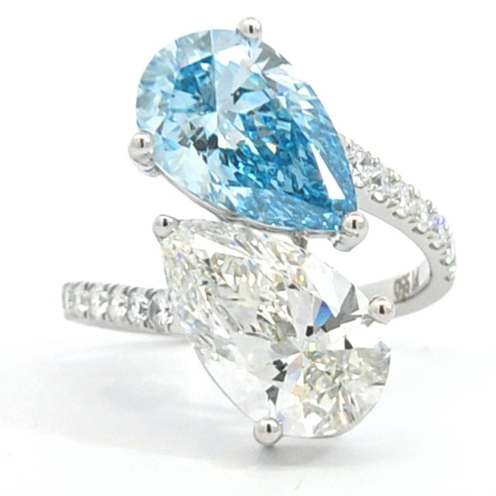 Ring Platinum - 6.41ct. tw. Blue Diamond (Fancy coloured lab-grown diamond) - Diamond - Toe et moi ring
