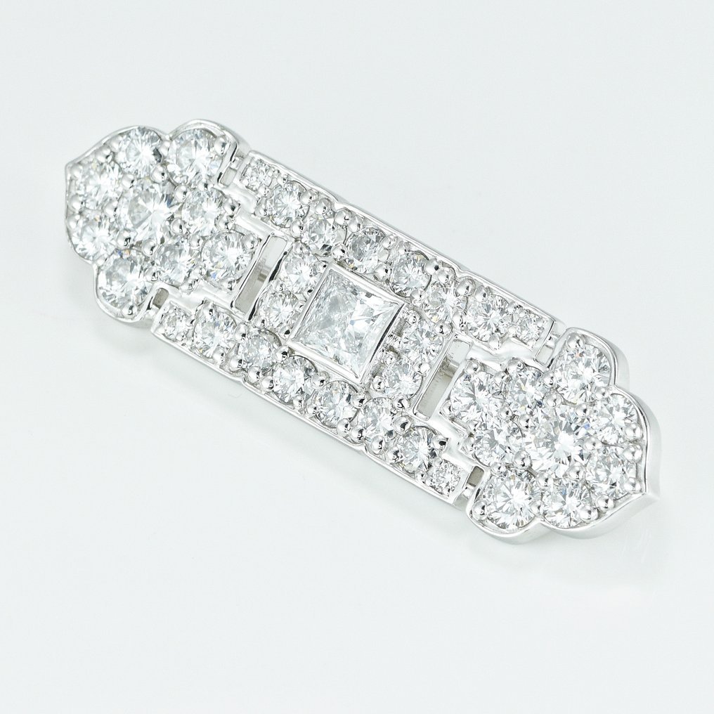 Brooch - 14 kt. White gold - 5.02ct. tw. Diamond (Lab-grown)