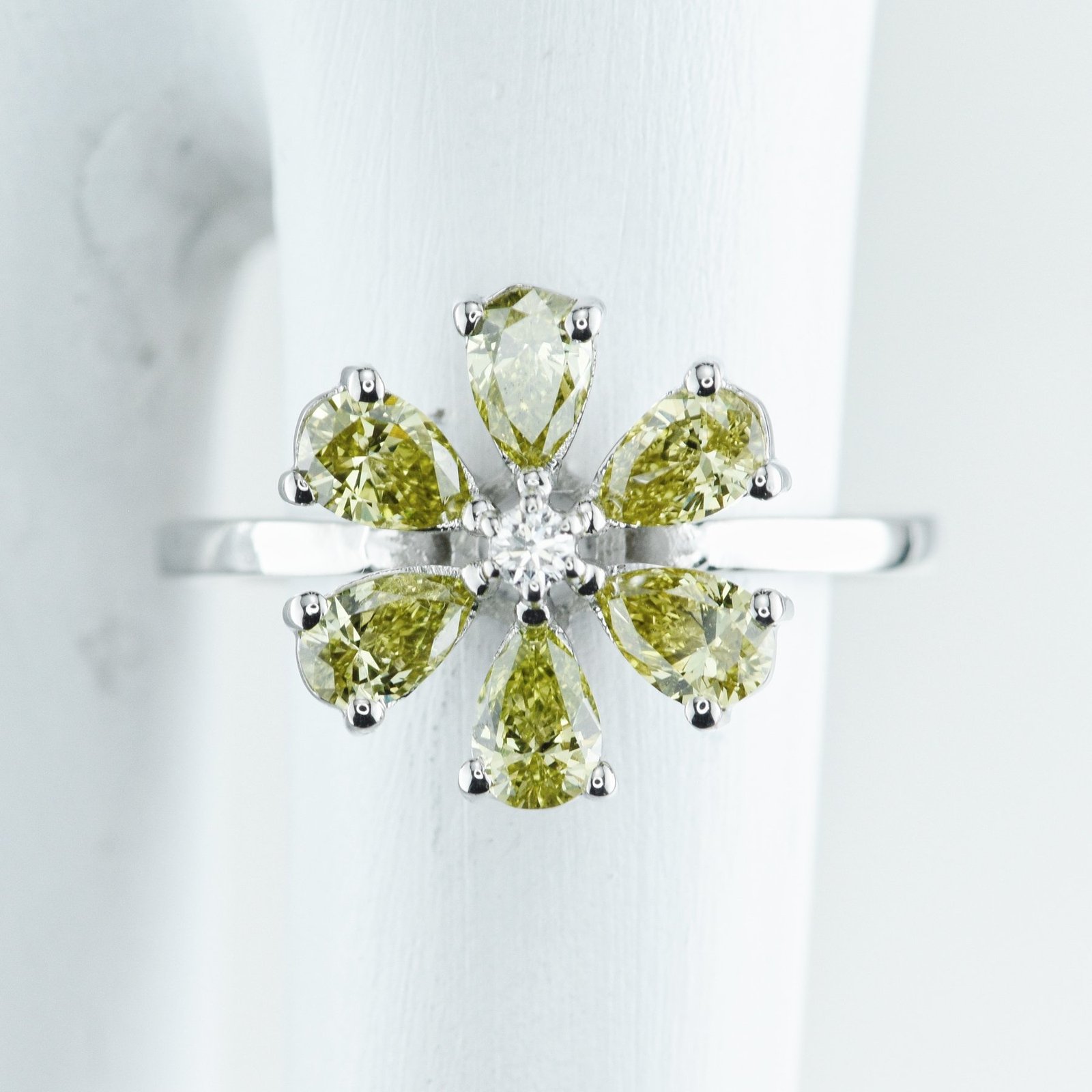 Ring - 14 kt. White gold - 1.02ct. tw. Diamond (Lab-grown) - Flower ring