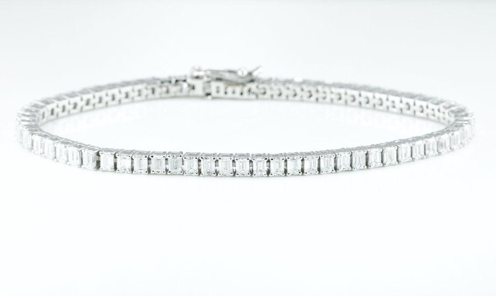 14kt 6.42 ct emerald cut diamond bracelet with IGI certified-Shri Hari Gems &amp; Jewels  