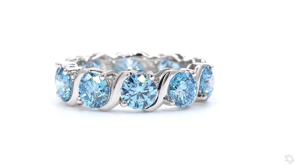 Ring Platinum - 4.96ct. tw. Blue Diamond (Fancy coloured lab-grown diamond) - .49 Each