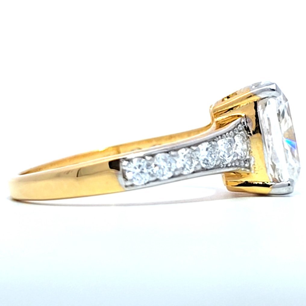 Ring - 14 kt. Yellow gold - 3.40ct. tw. Diamond (Lab-grown) - Diamond - D ( colorless )