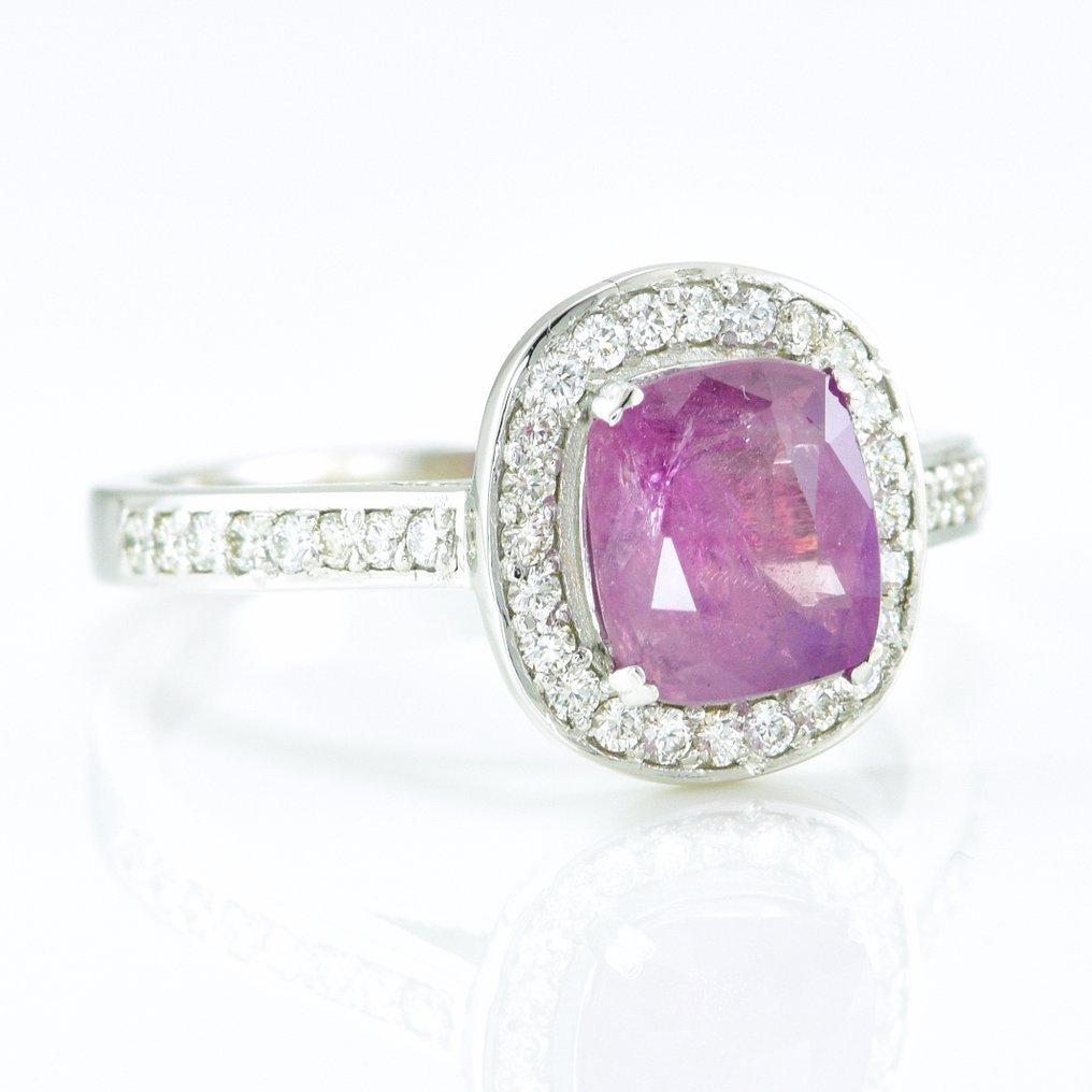 Ring Platinum - 2.14ct. tw. Ruby - Diamond - Purplish Red Ruby Ring
