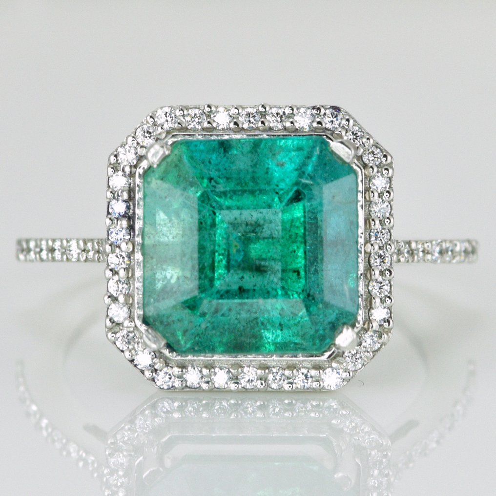 Ring Platinum - 5.21ct. tw. Emerald - Diamond - Emerald Engagement Ring