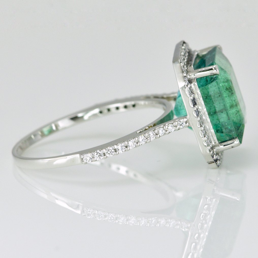 Ring Platinum - 5.21ct. tw. Emerald - Diamond - Emerald Engagement Ring
