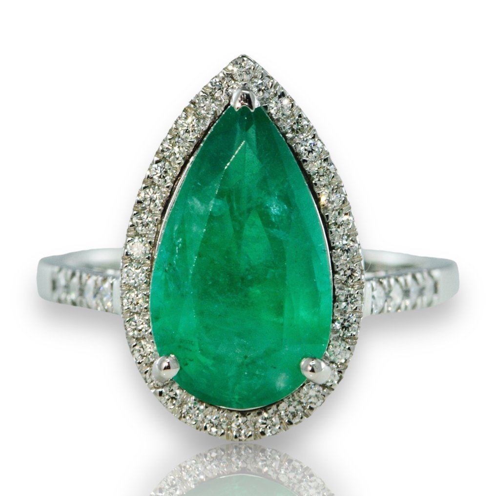 Ring Platinum - 3.77ct. tw. Emerald - Diamond - Wedding Ring