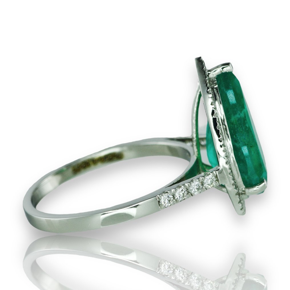 Ring Platinum - 3.77ct. tw. Emerald - Diamond - Wedding Ring
