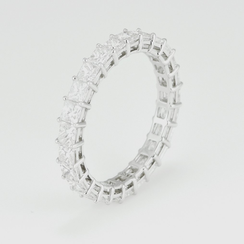 Ring Platinum - 2.33ct. tw. Diamond (Natural) - E/F - VVS Wedding Ring