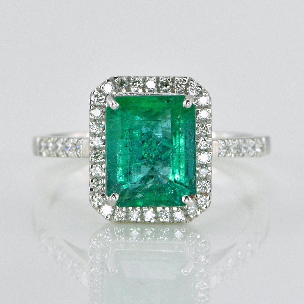 Ring Platinum - 4.35ct. tw. Emerald - Diamond - Emerald Engagement Ring
