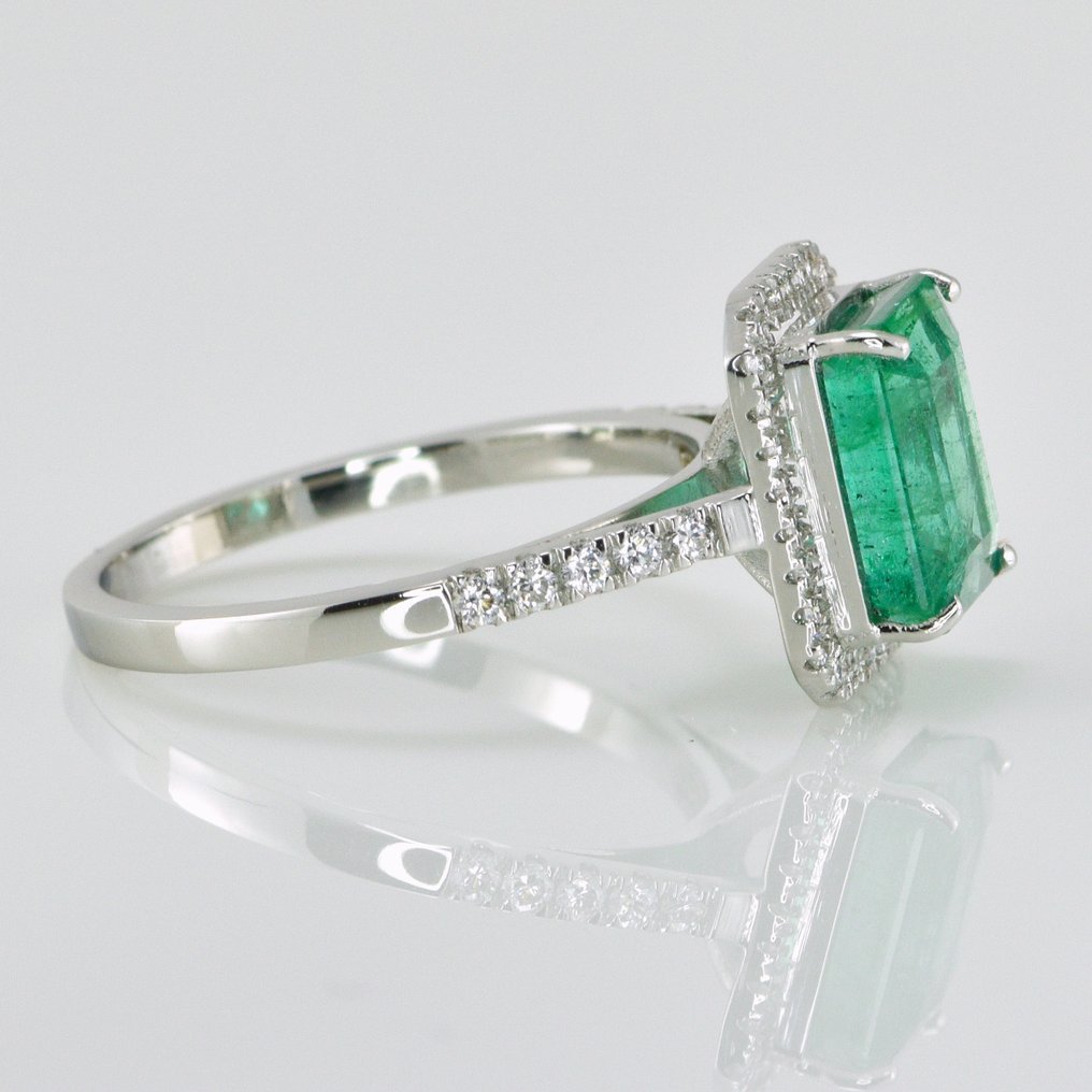 Ring Platinum - 4.35ct. tw. Emerald - Diamond - Emerald Engagement Ring