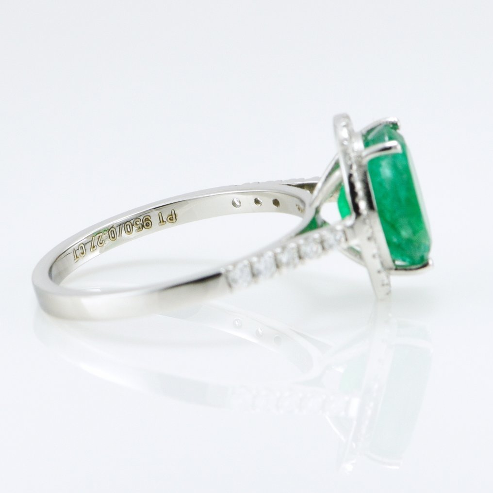 Ring Platinum - 2.67ct. tw. Emerald - Diamond - Halo Engagement Ring