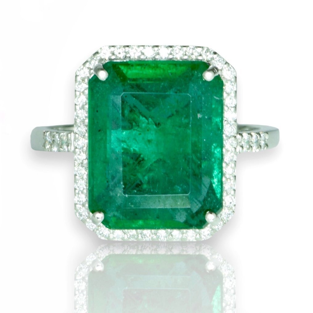 Ring Platinum - 7.38ct. tw. Emerald - Diamond - Exceptional Emerald Ring