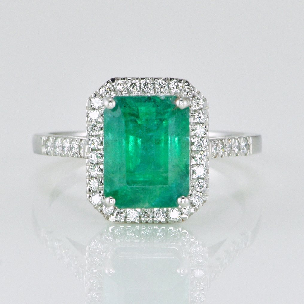 Ring Platinum - 3.32ct. tw. Emerald - Diamond - Emerald Engagement Ring