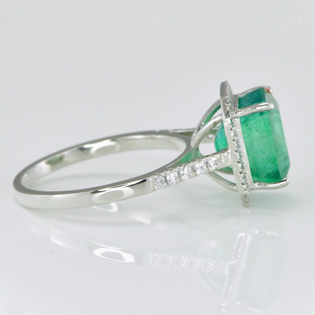 Ring Platinum - 3.32ct. tw. Emerald - Diamond - Emerald Engagement Ring