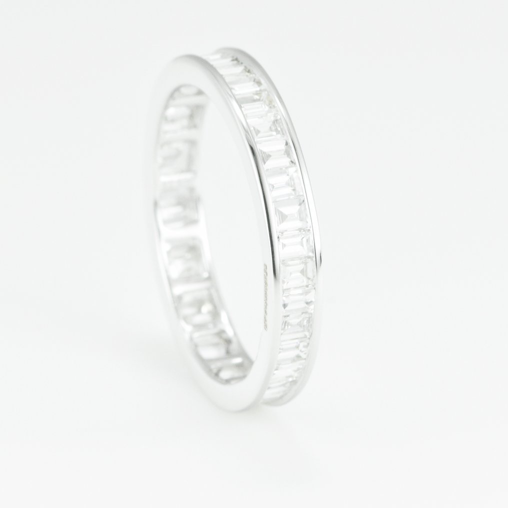 Ring Platinum - 1.63ct. tw. Diamond (Natural) - E/F - VVS Wedding Ring
