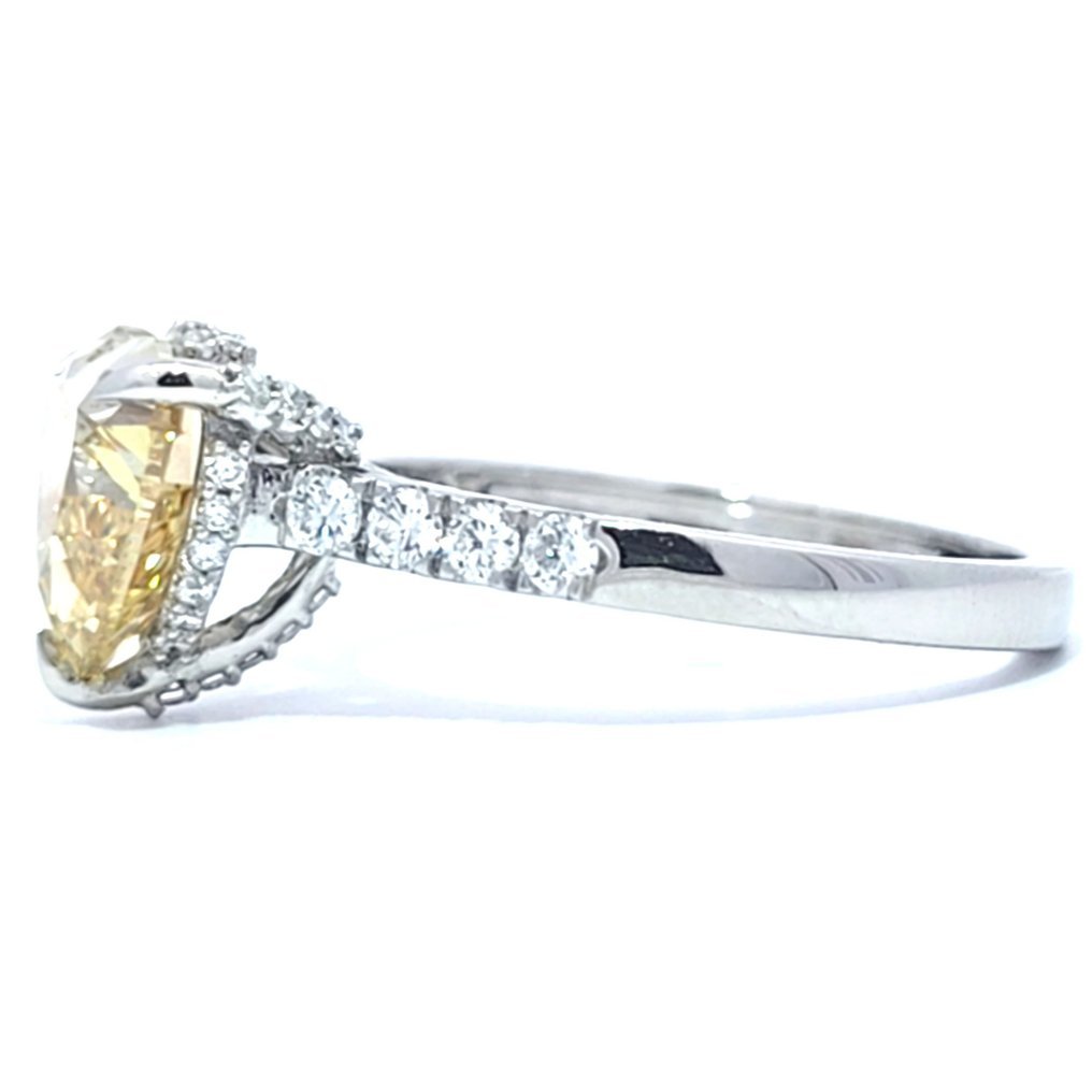 Ring Platinum - 3.39ct. tw. Yellow Diamond (Fancy coloured lab-grown diamond) - Diamond