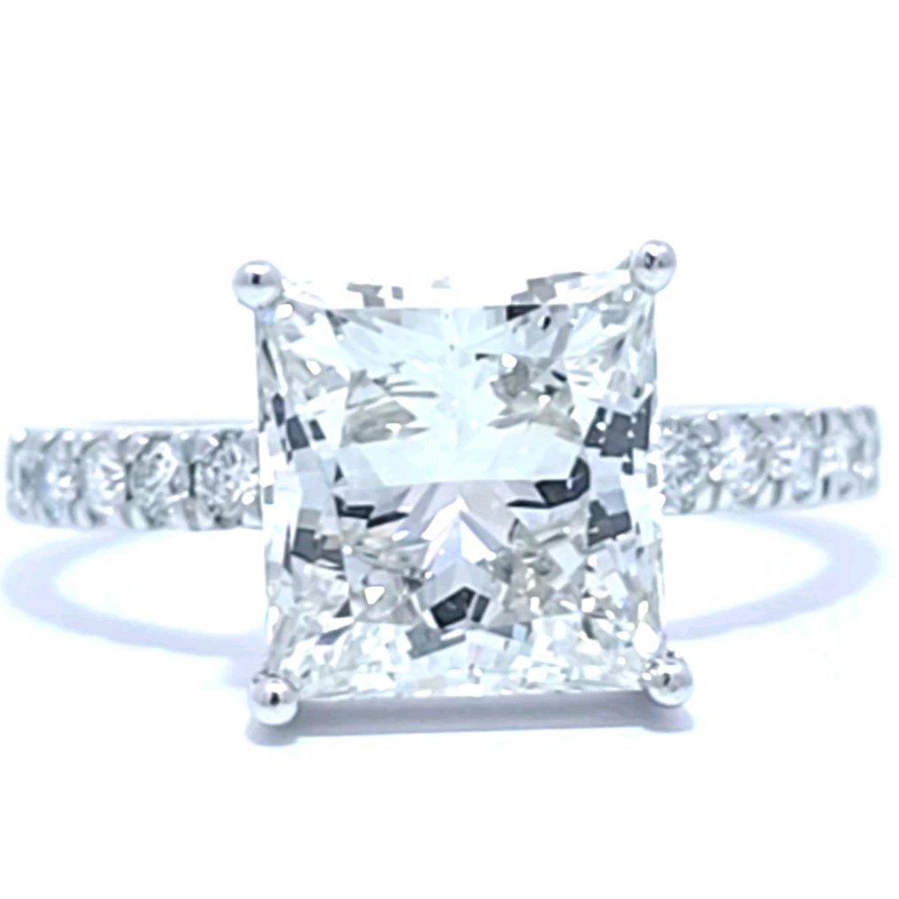 Ring Platinum - 4.01ct. tw. Diamond (Lab-grown) - Diamond - F,VVS2