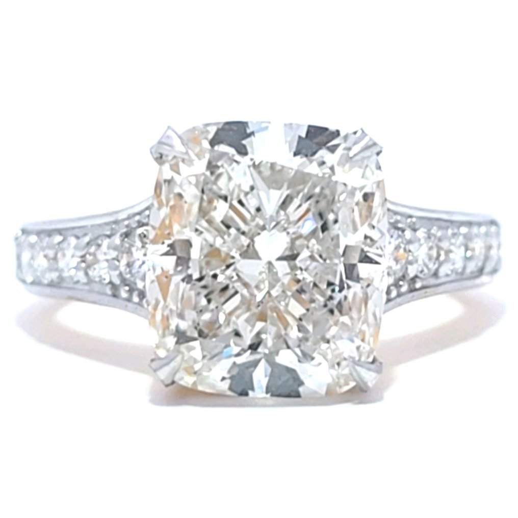 Ring - 14 kt. Yellow gold - 5.39ct. tw. Diamond (Lab-grown) - Diamond - Engagement Ring