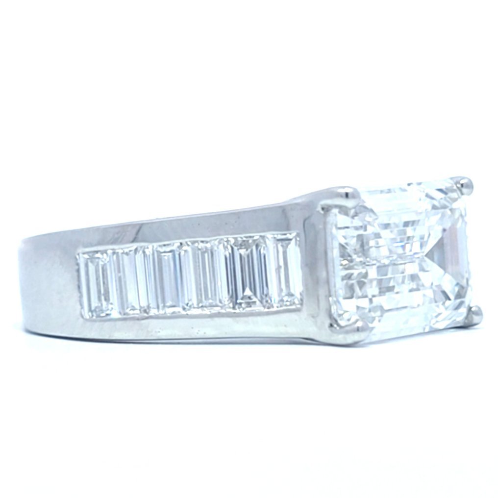 Ring Platinum - 5.31ct. tw. Diamond (Lab-grown) - Diamond - Engagement Ring