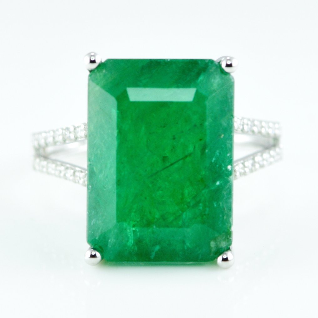 Ring - 14 kt. White gold - 11.65ct. tw. Emerald - Diamond