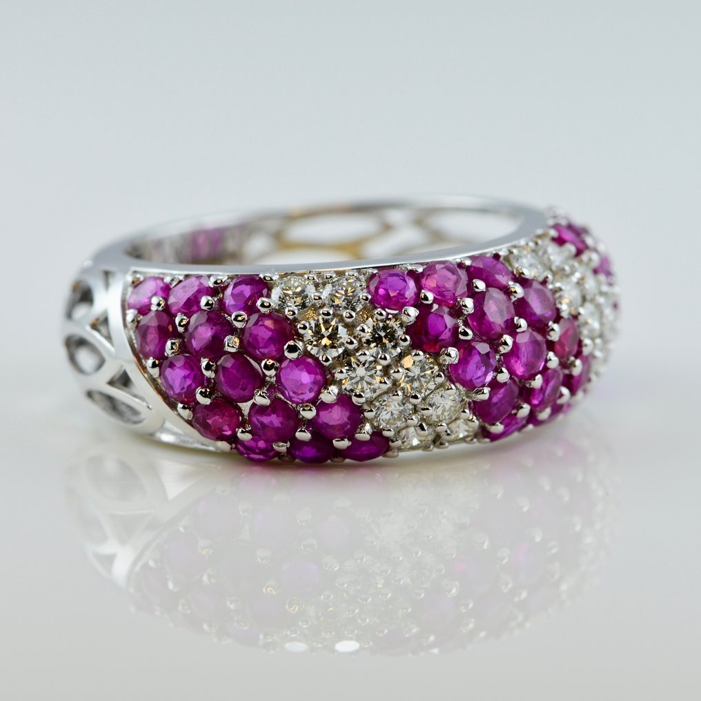 Ring - 14 kt. White gold - 2.98ct. tw. Ruby - Diamond - Ruby Diamond eternity