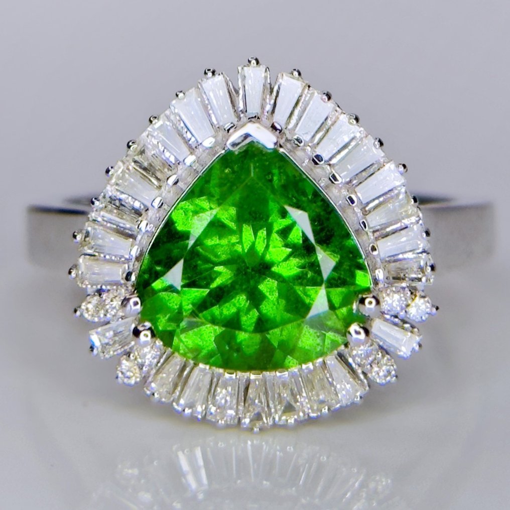 Ring - 14 kt. White gold - 2.70ct. tw. Tsavorite - Diamond - Wedding Ballerina Ring