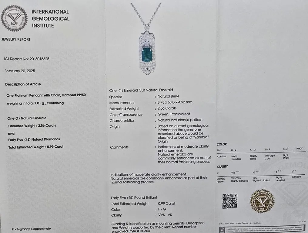 Necklace with pendant Platinum - 3.55ct. tw. Emerald - Diamond - EMERALD -DIAOND NECKLACE