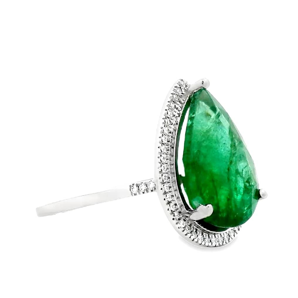 Ring Platinum - 5.78ct. tw. Emerald - Diamond - Green Transparent
