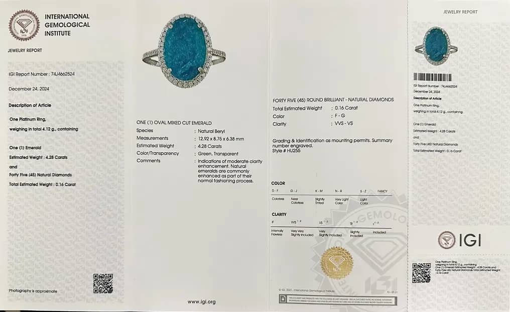 Ring Platinum - 4.44ct. tw. Emerald - Diamond - IGI - Halo Ring