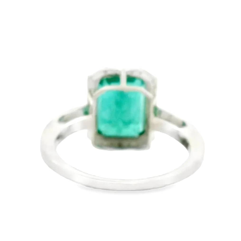 Ring Platinum - 3.81ct. tw. Emerald - Diamond - IGI - Emerald - Halo Ring