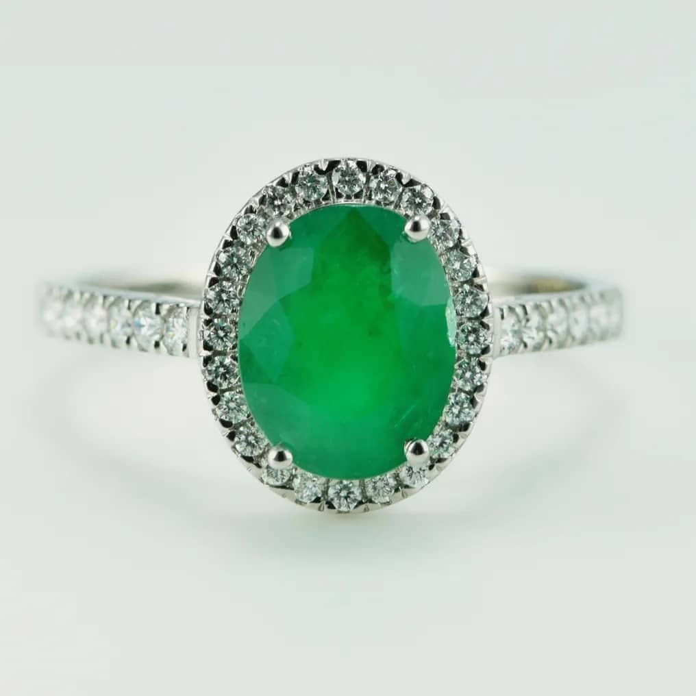 Ring Platinum - 2.04ct. tw. Emerald - Diamond - Halo Engagement Ring