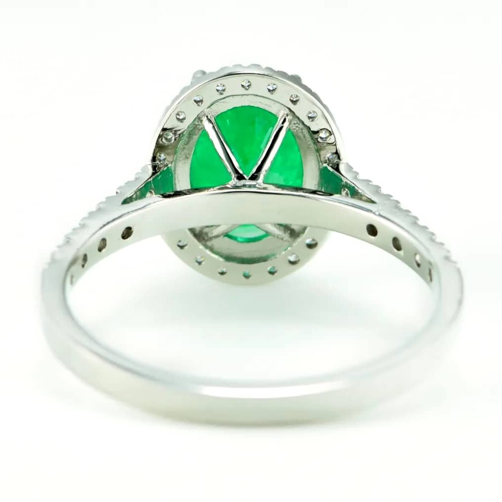 Ring Platinum - 2.04ct. tw. Emerald - Diamond - Halo Engagement Ring