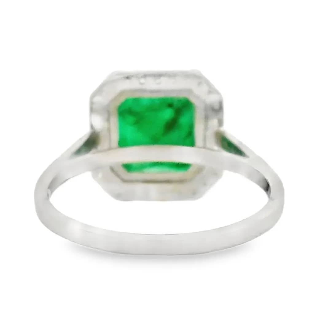 Ring Platinum - 3.72ct. tw. Emerald - Diamond - IGI - Halo Ring