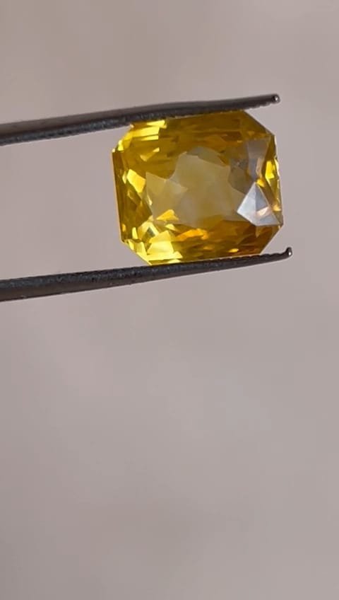 Certified Natural Yellow Sapphire 7.38 Carat-No heat -Sri Lanka