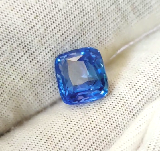 Natural Blue Sapphire 5.05 Carat