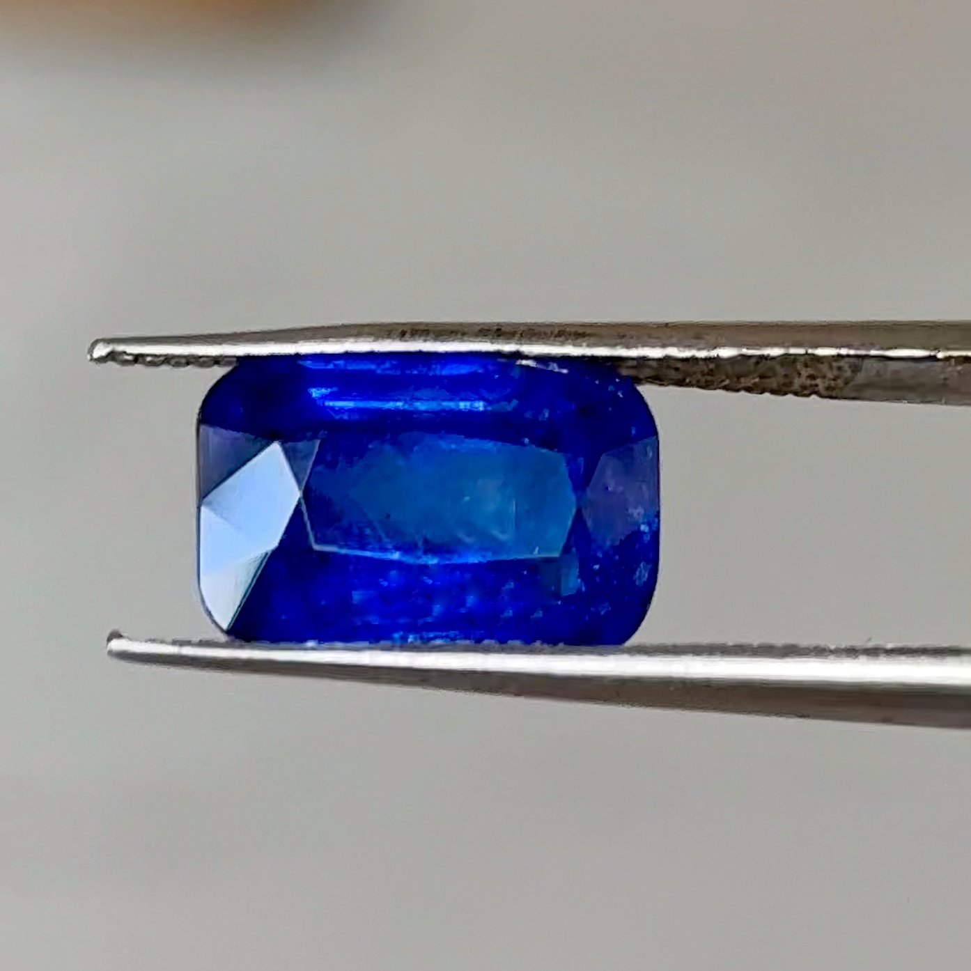 Natural Blue Sapphire 5.09 Carat 