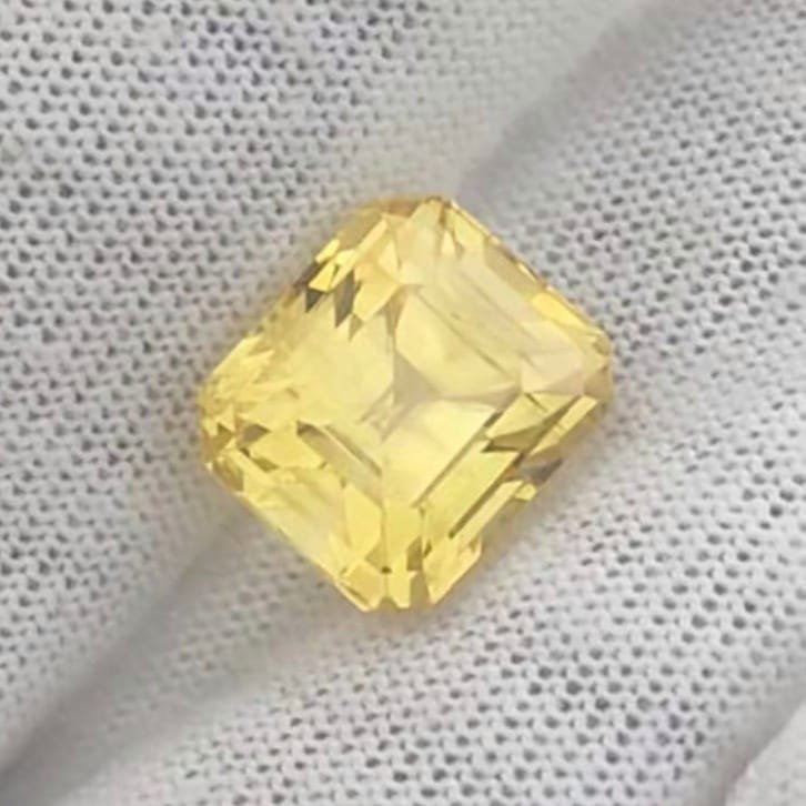 Natural Yellow Sapphire 6.07 Carat 