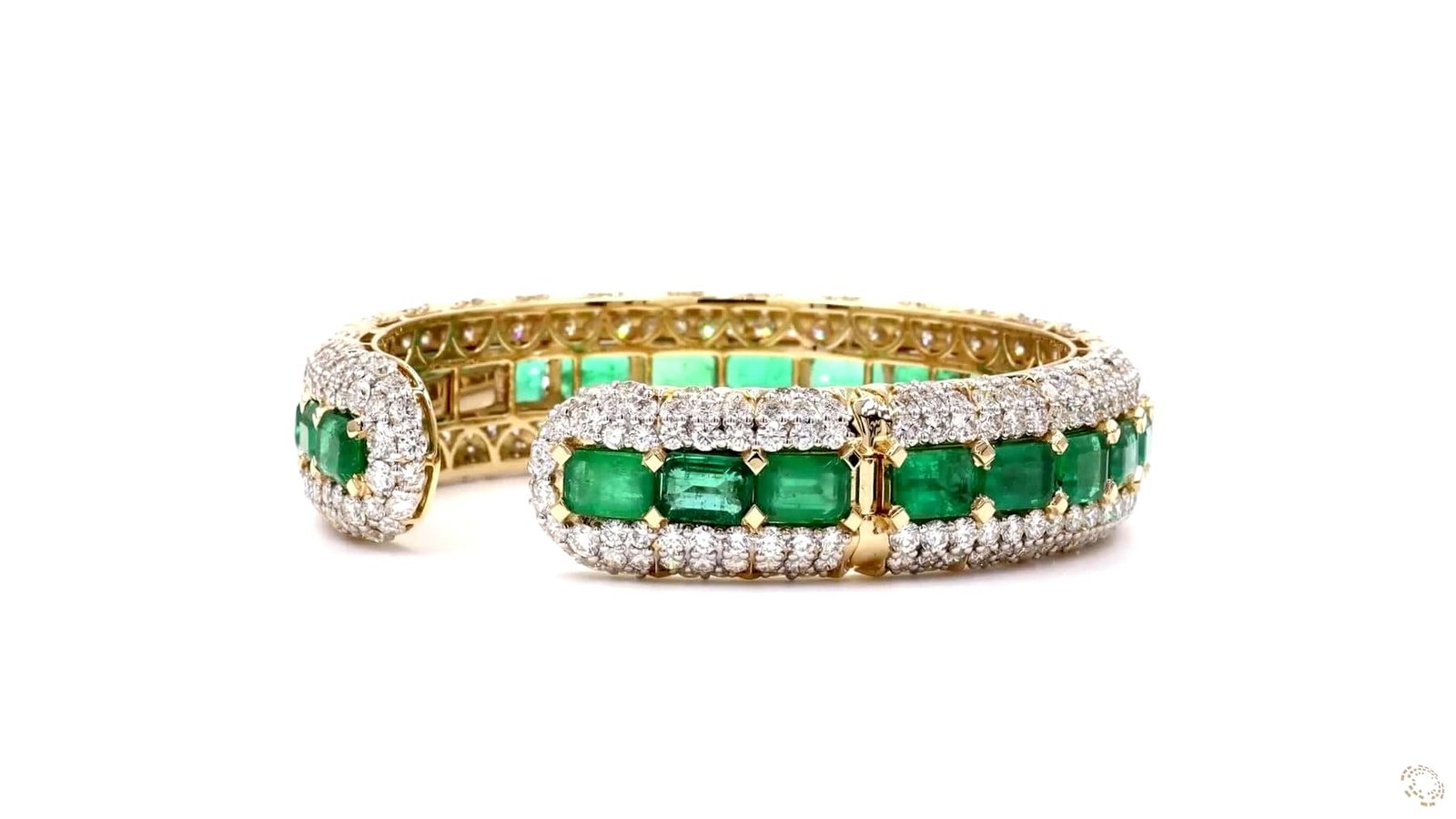 Bangle - 18 kt. Yellow gold - 40.32ct. tw. Emerald - Diamond - Size Adjustable