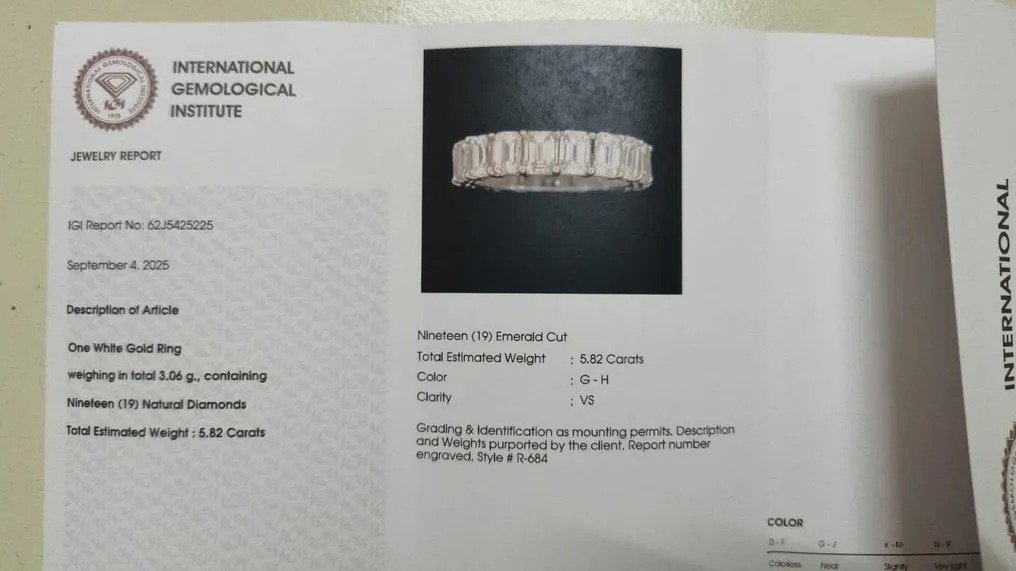 Eternity ring - 18 kt. White gold - 5.82ct. tw. Diamond (Natural) - Diamond