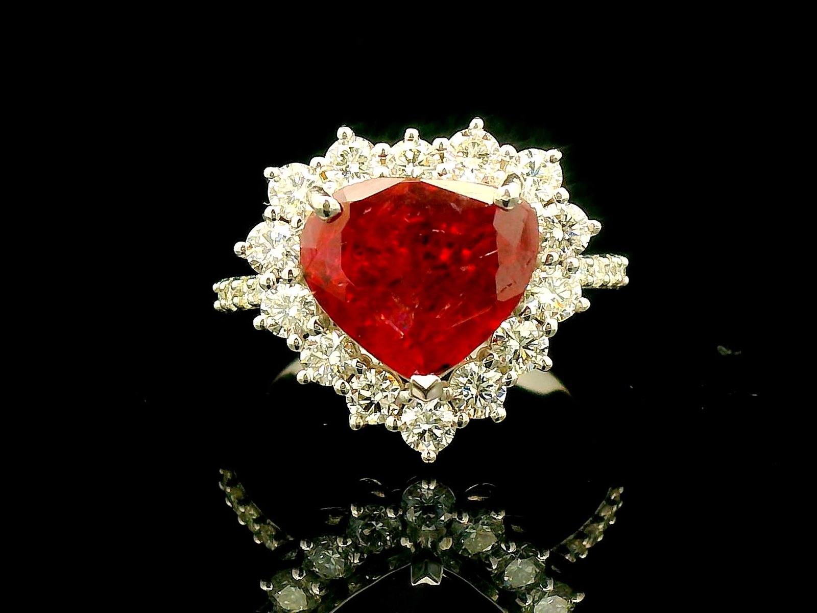 Certified 18k yellow gold pear ruby 2.62 ct diamond ring 